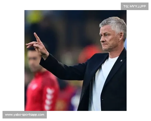 索尔斯克亚带领球队战胜加拉塔萨雷：历史性胜利的巅峰时刻