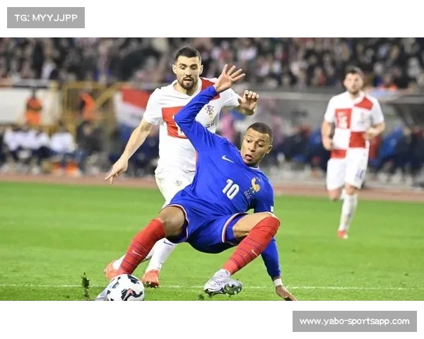 帕尔梅拉斯主帅谈罗克进球荒 称其应像姆巴佩初期在皇马那样坚持 帕尔梅拉斯主帅谈罗克进球荒 称其应像姆巴佩初期在皇马那样坚持