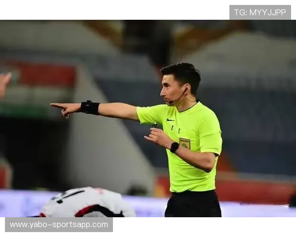 裁判争议瞬间三分绝杀引爆球迷欢呼失声全场沸腾震撼夜空时刻瞬动